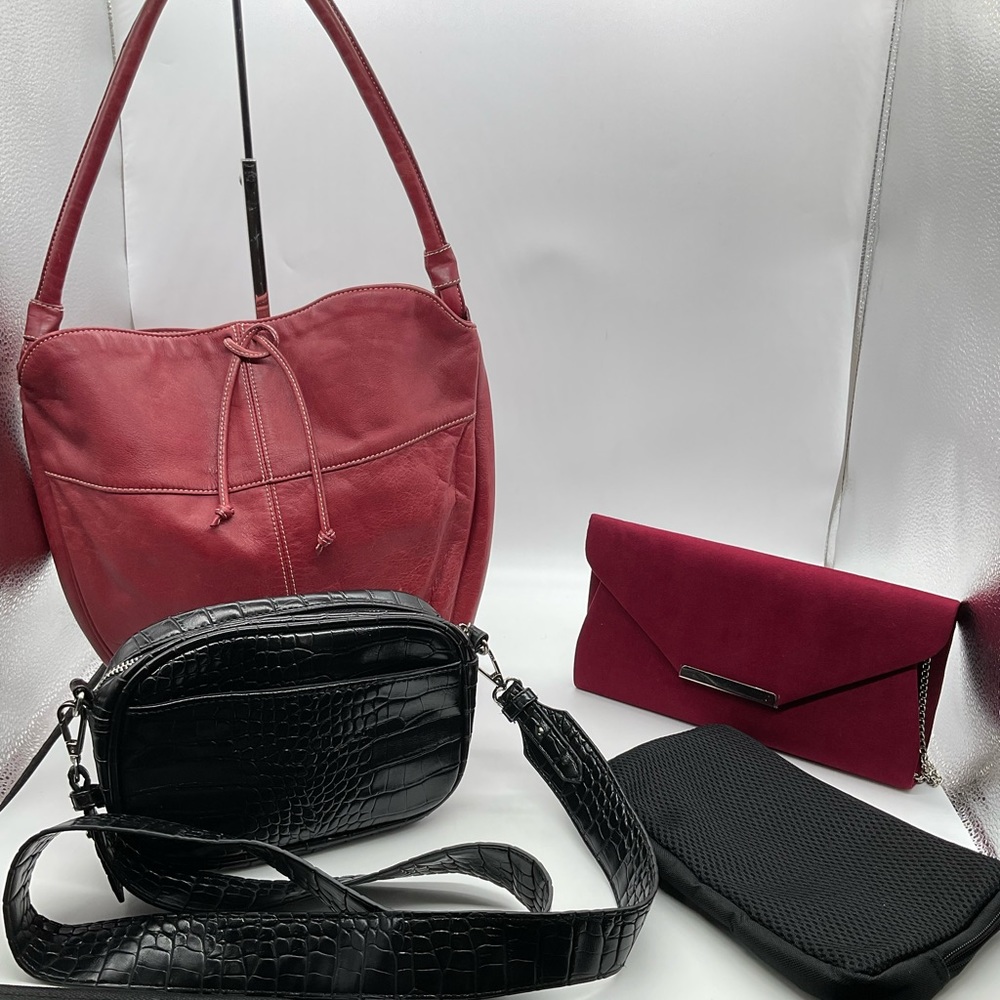 TIGNANELLOโ BAG, DEBUT RED CLUTCH, CROC EMBOSSED CROSSBODY, BLACK POUCH